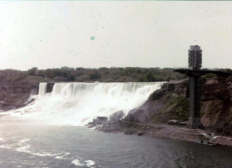 Undated_NiagraFalls0001.JPG